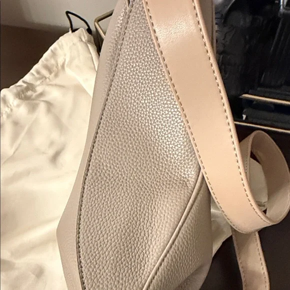 Tan Inspired Leather Women's shoulder Bag - Picture 9 of 11